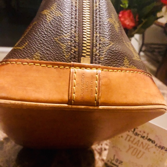 ❌❌ SOLD❌❌. Authentic LV Alma MM - Picture 6 of 7